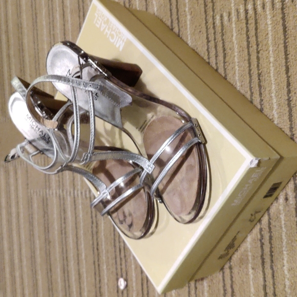 Michael kors silver and clear heels t-strap size 8m - Picture 1 of 4